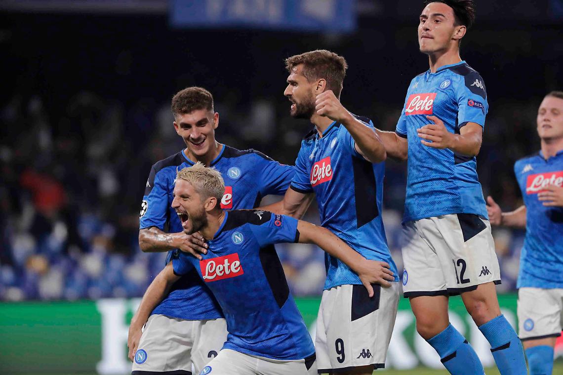 Il Napoli non molla mai: 2-0 al Liverpool