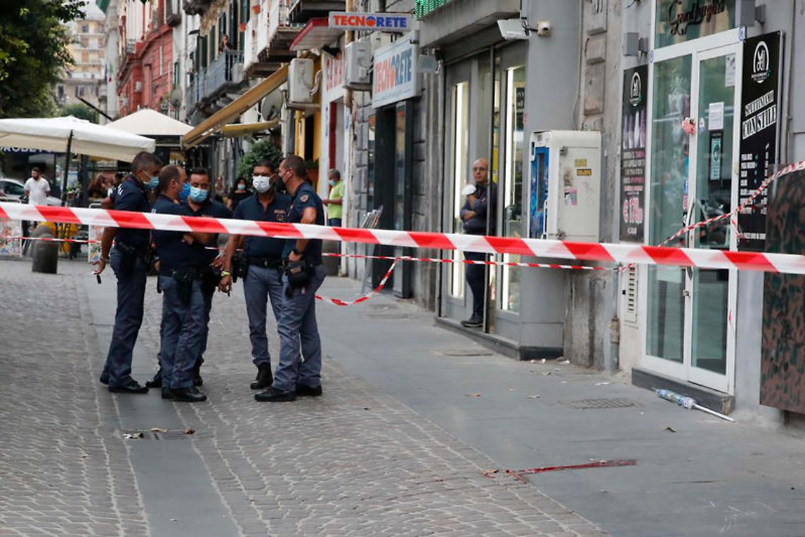 Tragedia in via Foria, bimbo cade dal balcone e muore