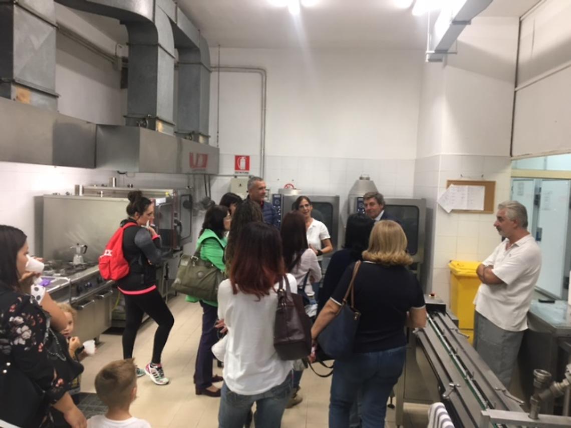 Refezione al via a Casalnuovo, sopralluogo di genitori e docenti al centro cottura