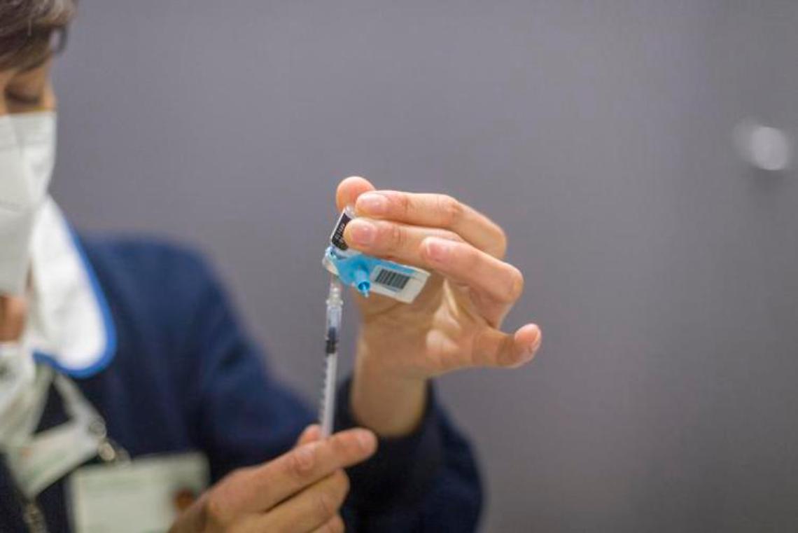 Vaccino Covid, oltre 570mila terze dosi in Italia