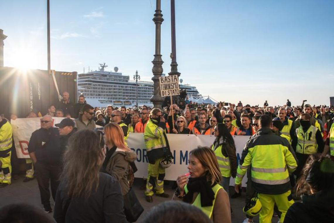 Green pass lavoro, a Trieste protesta continua: Puzzer si dimette