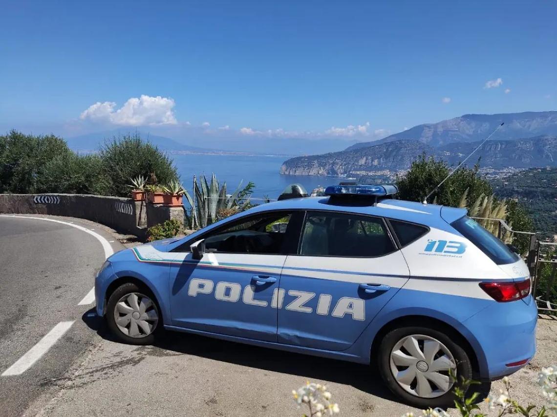 Ritrovate a Positano auto di lusso rubate