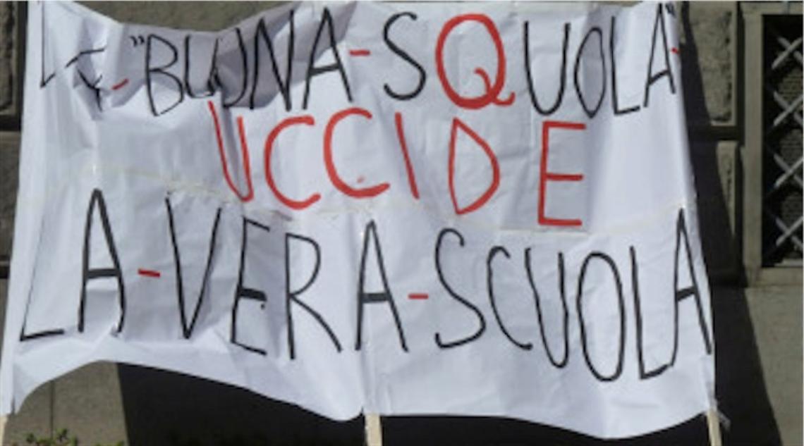 Torre del Greco, studenti in piazza contro la riforma <br>della scuola