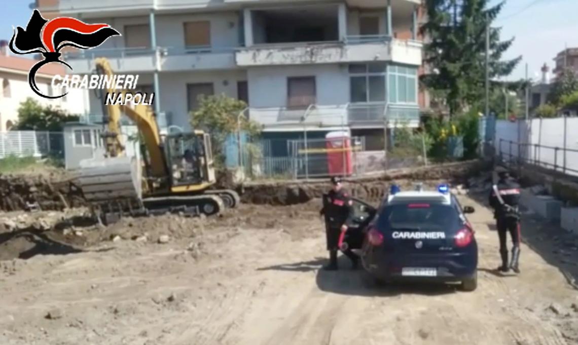 “Ci sta ’o masto? Si deve mettere a posto con i compagni di Casoria”: presi estorsori