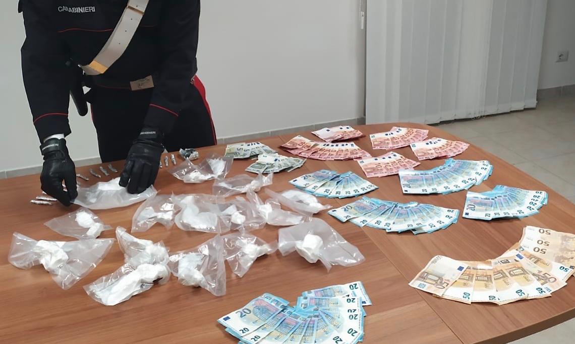 Rottweiler a guardia della droga, 27enne arrestato