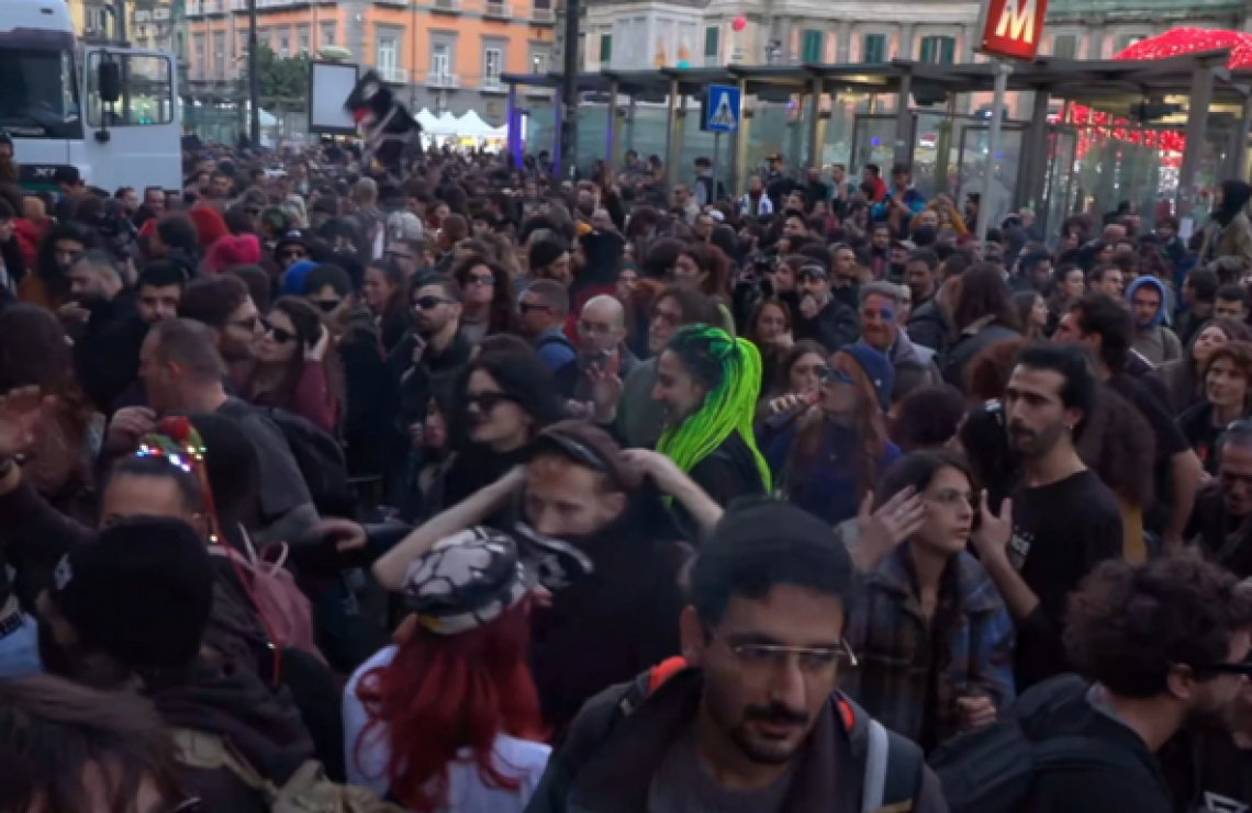 Migliaia in corteo contro il dl anti-rave