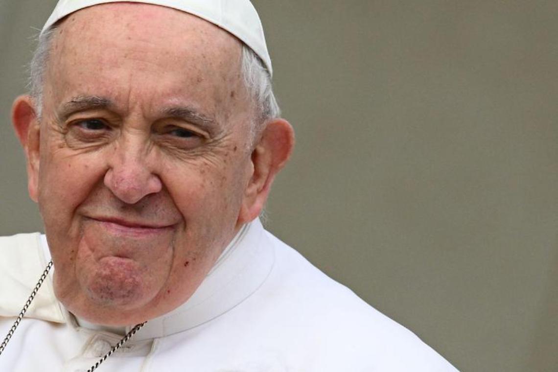 Il Papa compie 87 anni, gli auguri di Mattarella