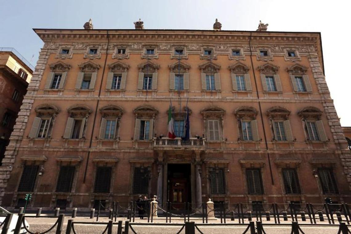 Manovra 2024, governo non presenterà emendamento su medici in pensione a 72 anni