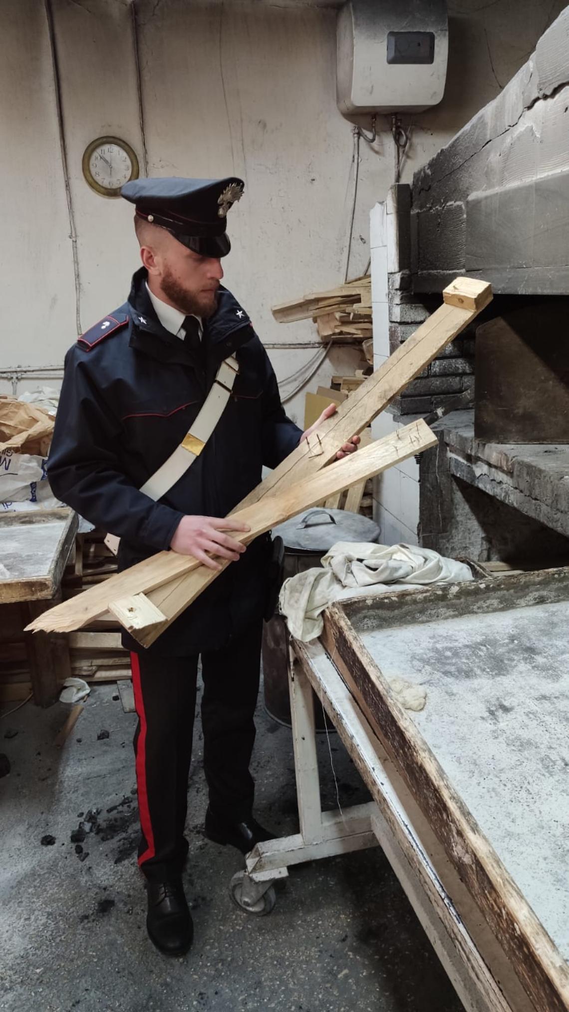 Acerra, aveva allestito un forno abusivo in casa: nei guai 60enne 