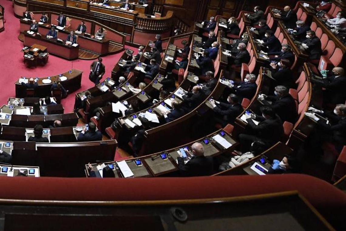 Conte sonda i numeri in Senato, «A quanti siamo?»