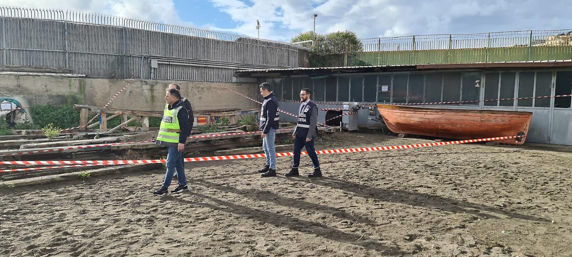 Rifiuti in area demanio marittimo, sequestro a Sermoneta