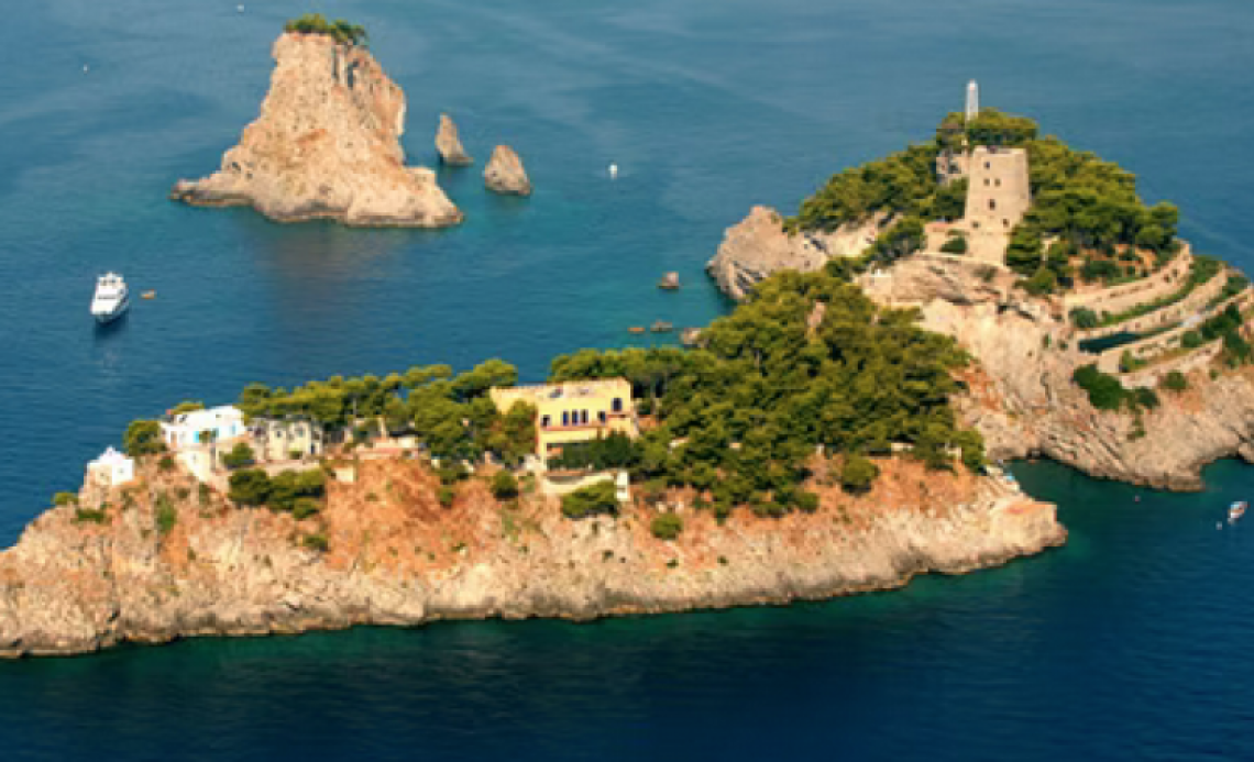 Lottizzazione abusiva, sigilli all'isola di Li Galli
