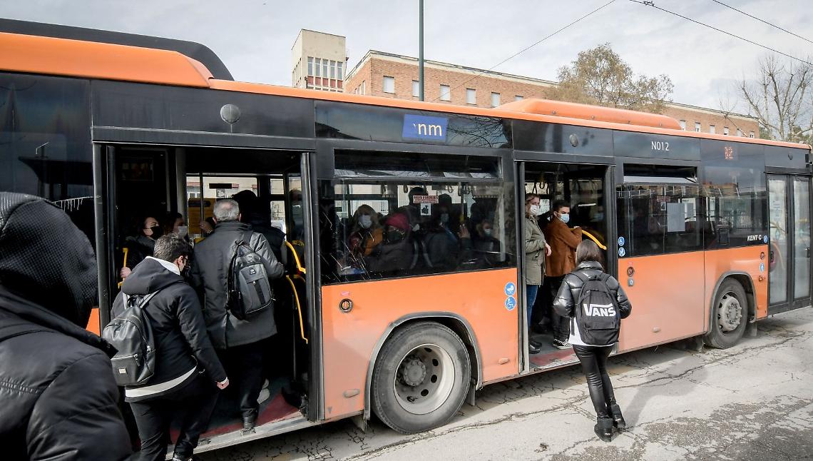 Scuole e trasporti a Napoli, riunione del tavolo di monitoraggio 