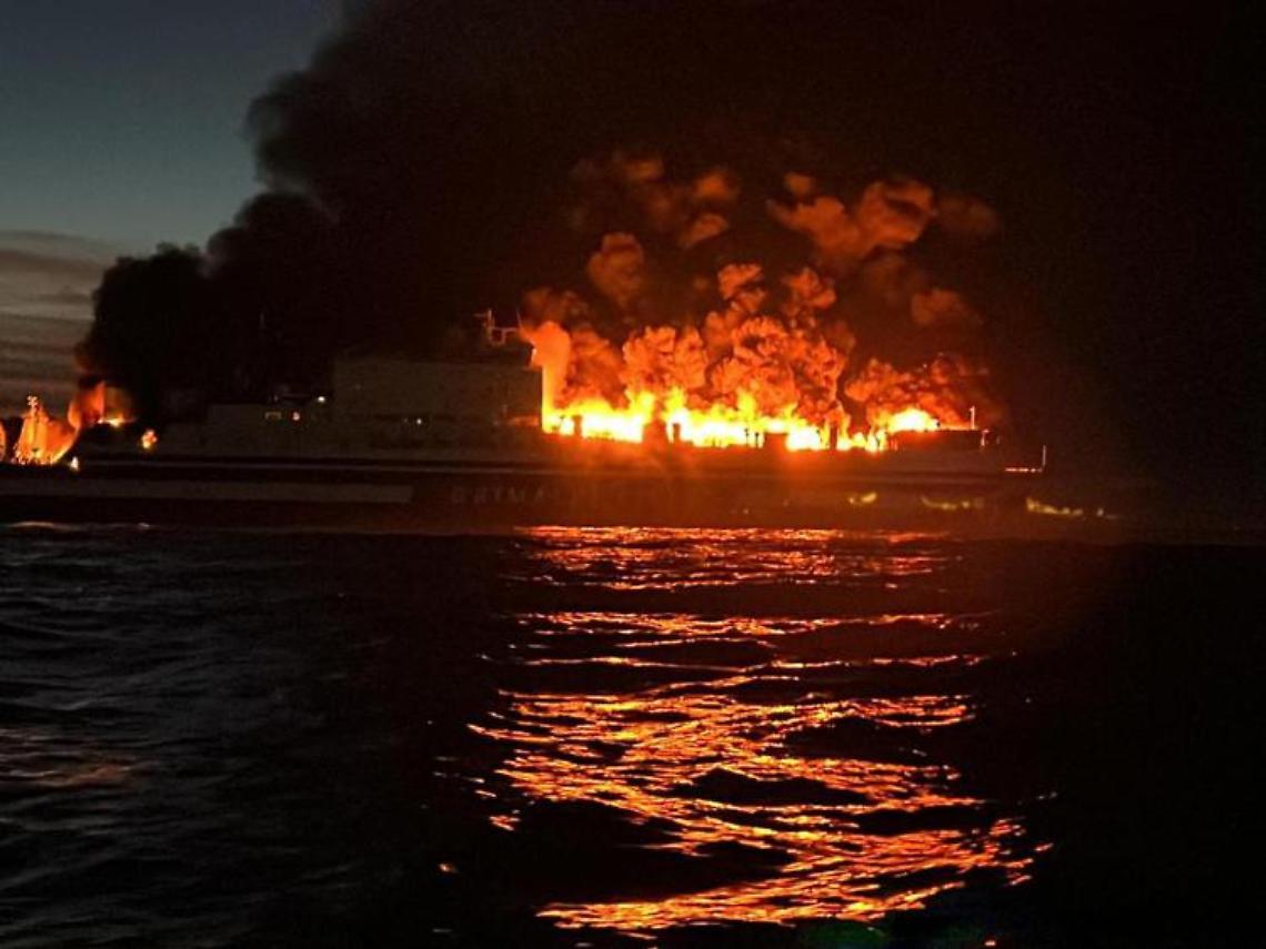Grecia, in fiamme traghetto diretto a Brindisi: «14 possibili dispersi»