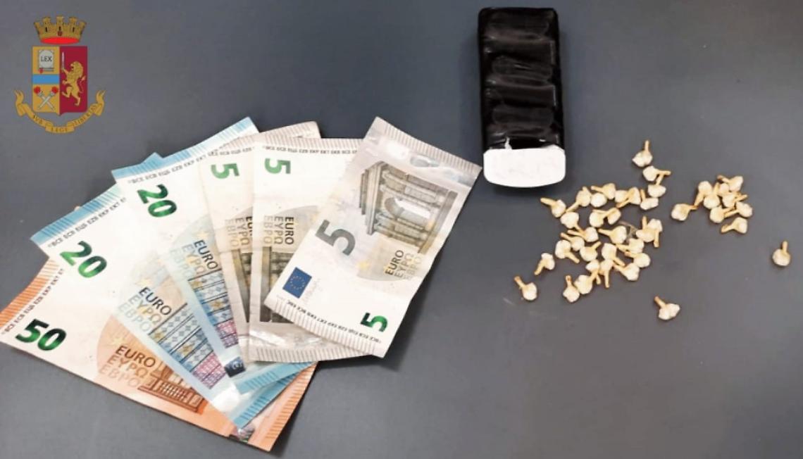 Porta Nolana, trovato con 41 dosi di cocaina: arrestato