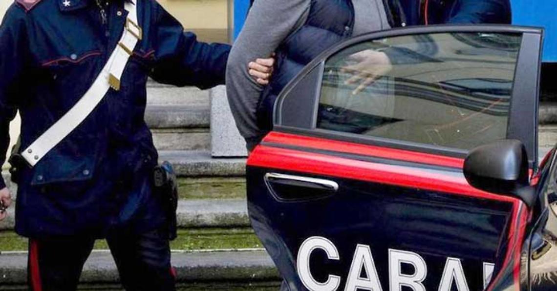 Incendia tre auto alla ex: arrestato 39enne