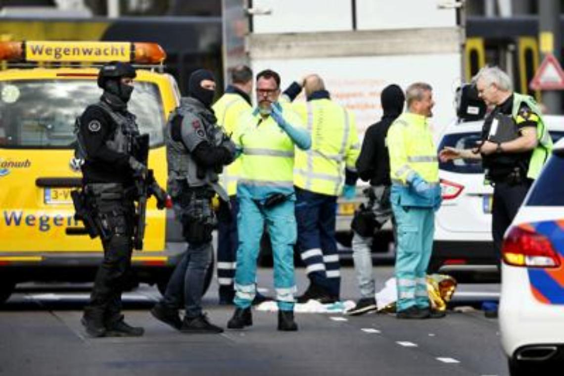 Spari sul tram, paura a Utrecht