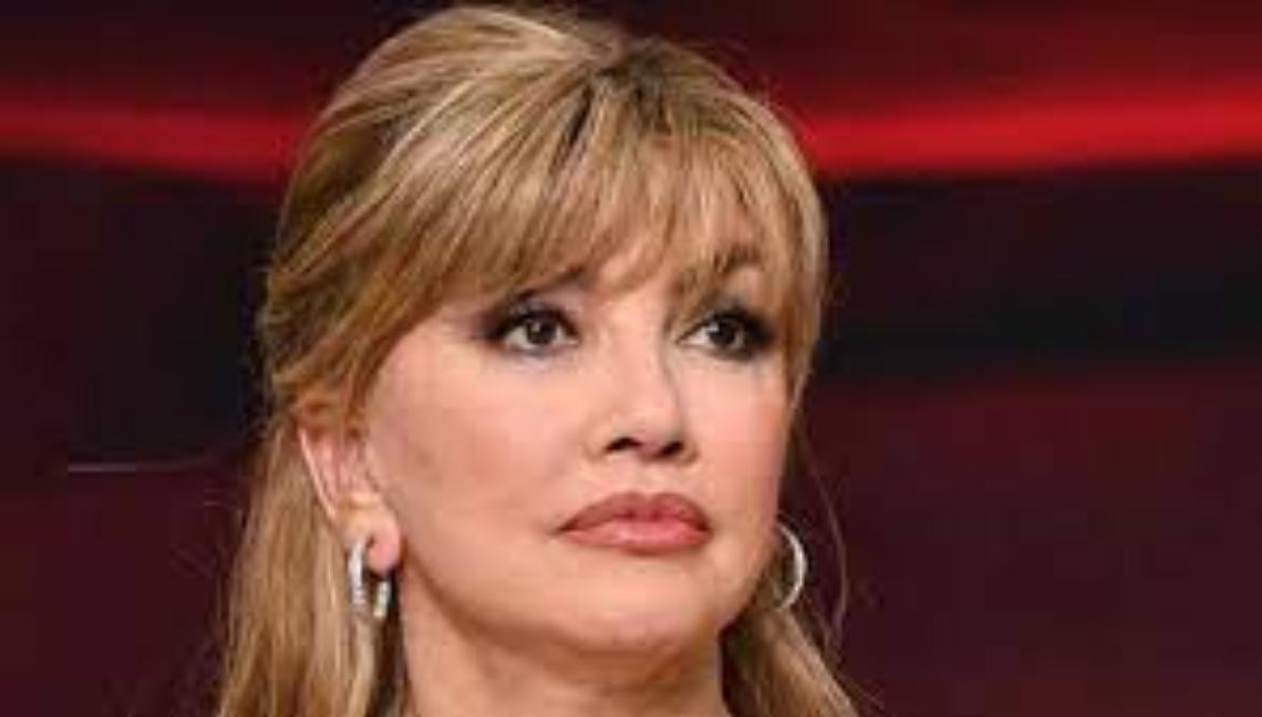 Milly Carlucci vince anche con “Il cantante mascherato”