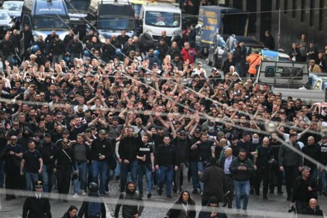 Sontri Napoli-Eintracht, daspo di 3 anni a 5 tifosi tedeschi