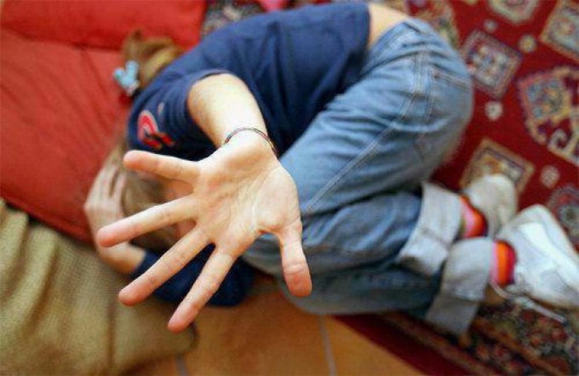 Abusi sul nipote 14enne, napoletano arrestato a Vercelli