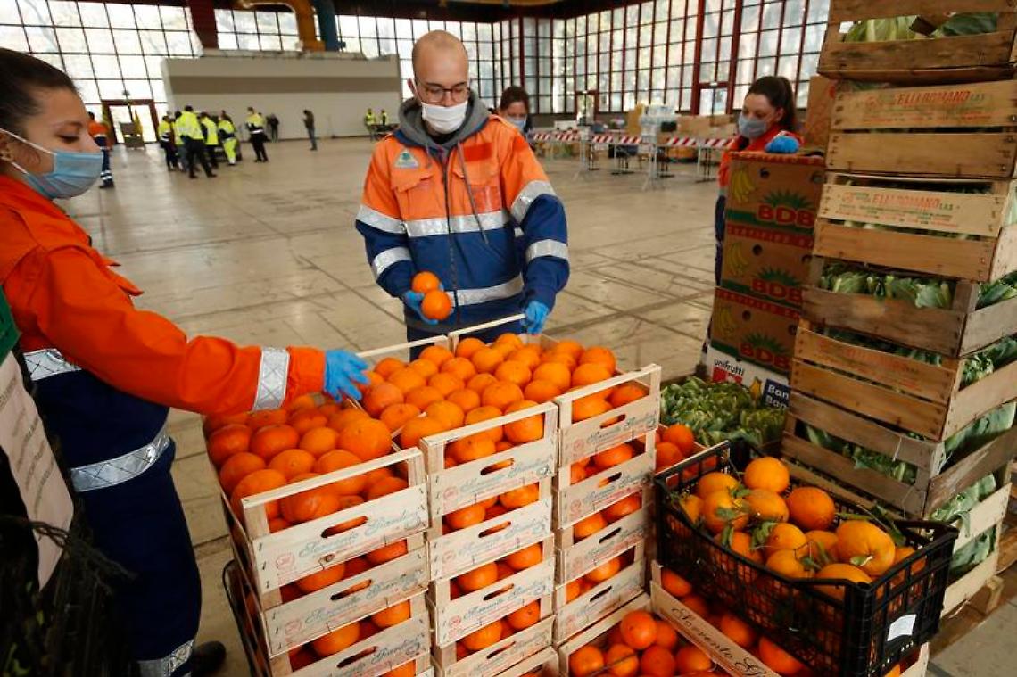 Coronavirus, il Comune di Napoli riapre il bando per i buoni spesa