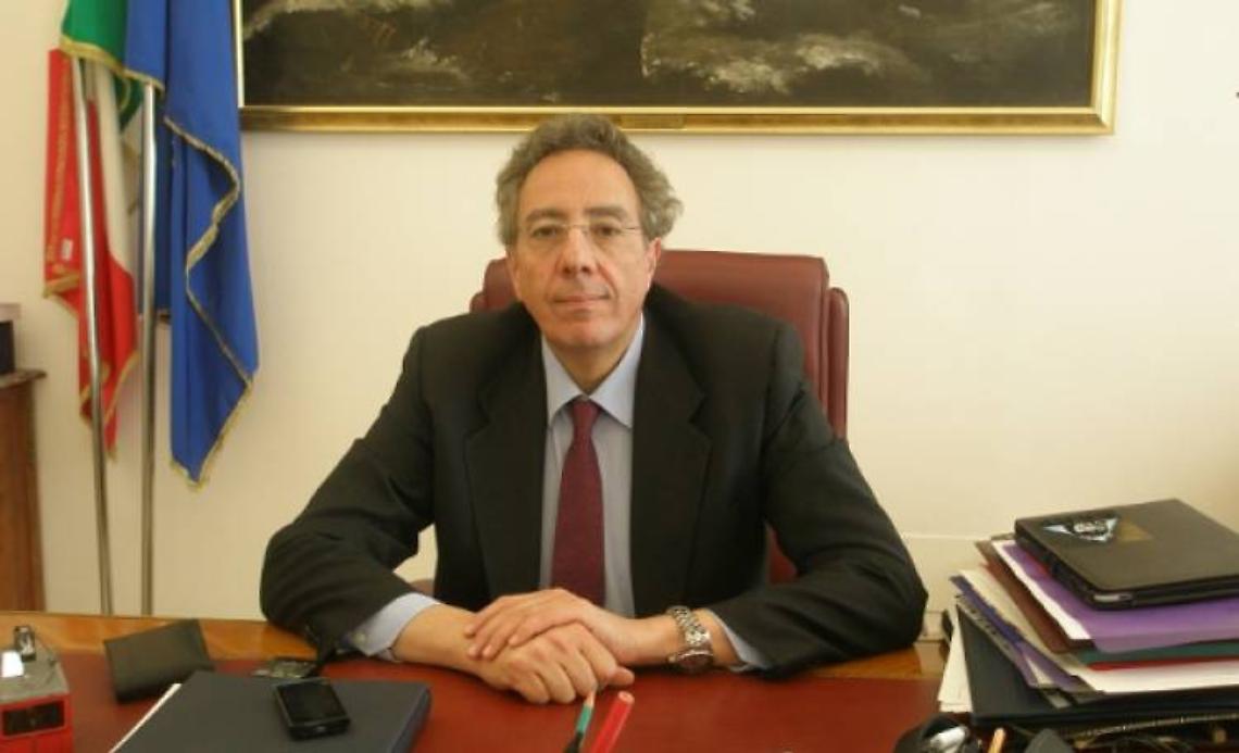 Folla ai funerali, il prefetto: molto grave, si valutano provvedimenti