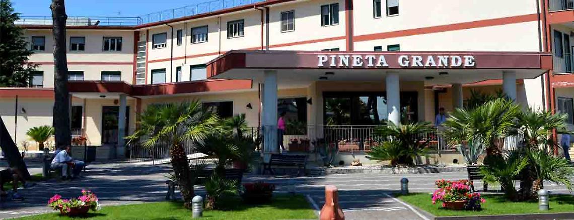 Corruzione nei lavori alla clinica “Pineta Grande", 48 indagati
