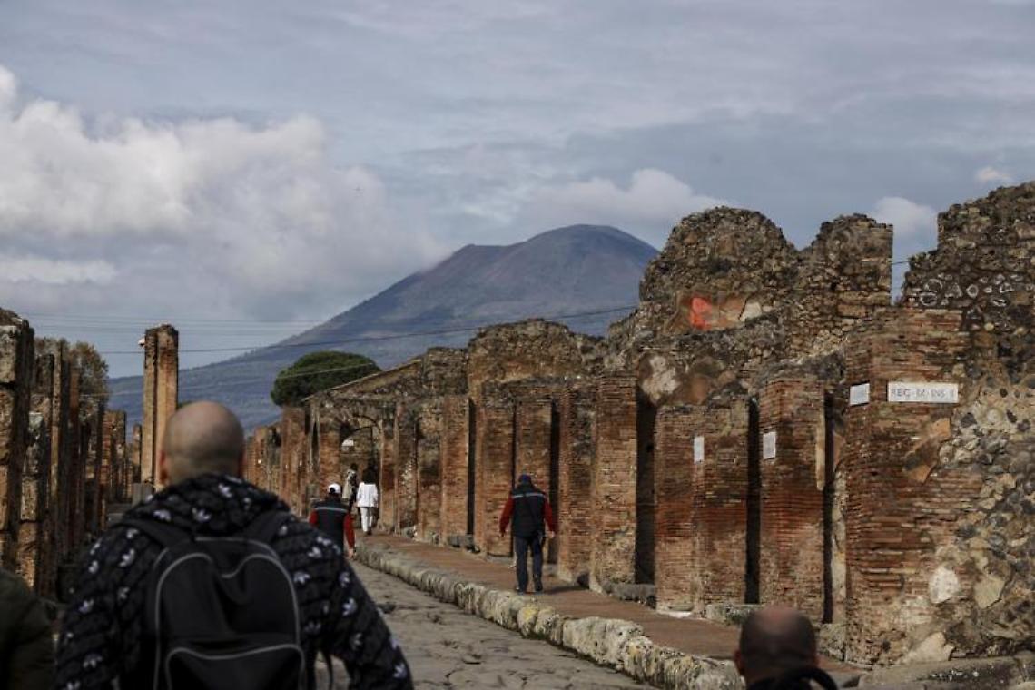 Pompei, restituzione frammenti di affreschi trafugati 