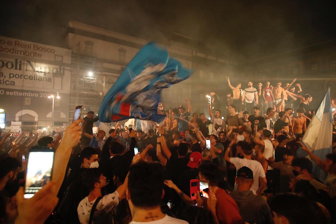 E a Napoli esplode la festa