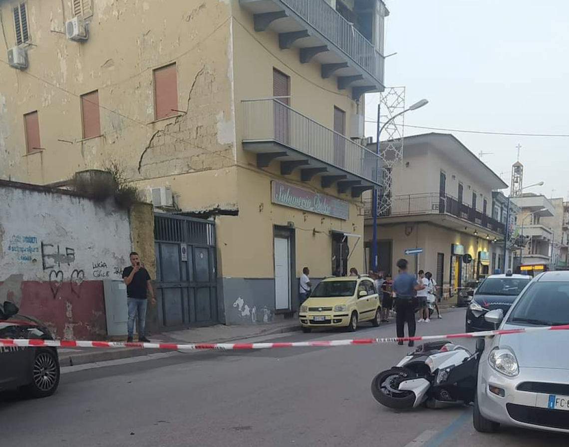 Sparatoria ad Afragola, due feriti