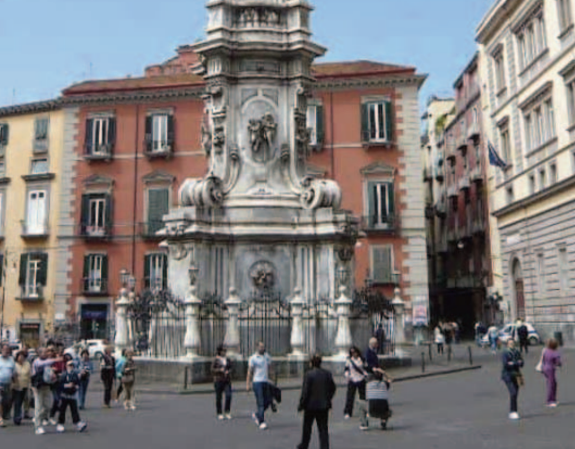 Piazza del Gesù, i residenti scrivono a de Magistris per bloccare l’area pedonale