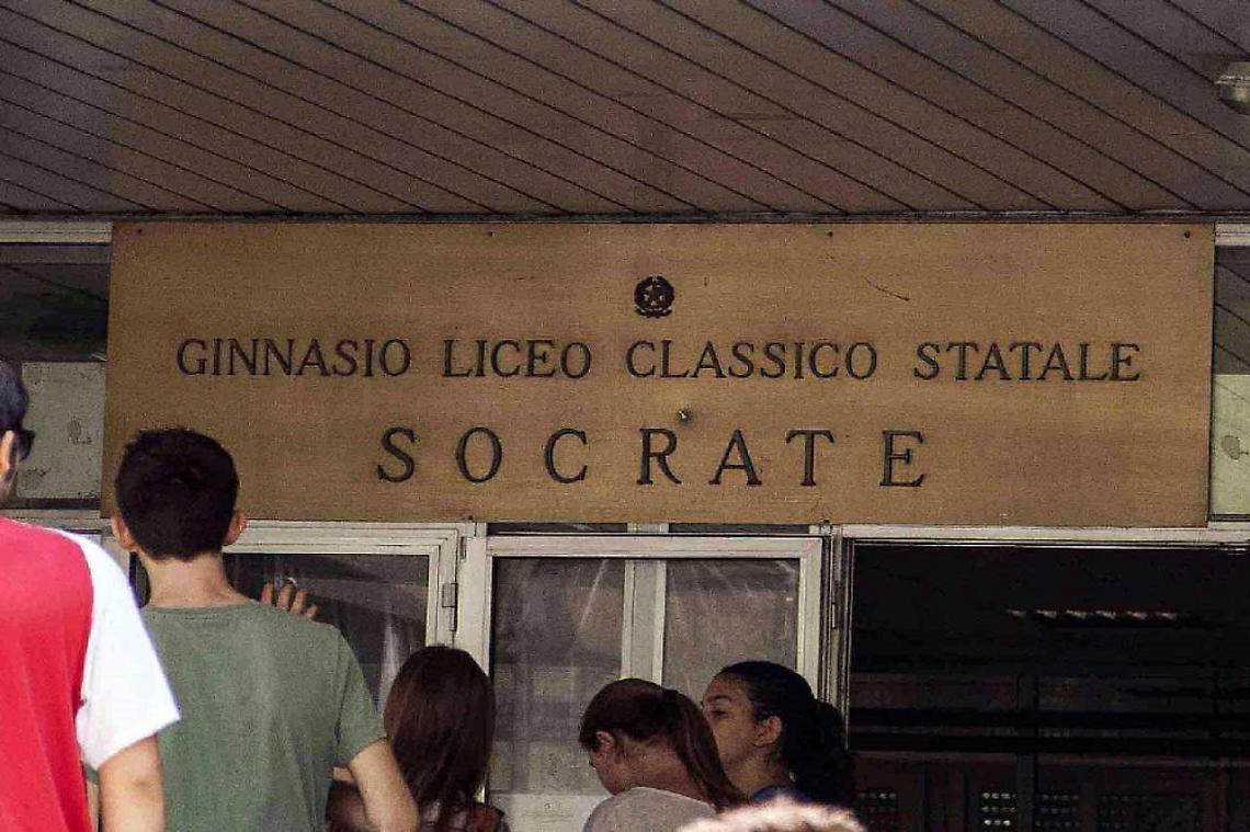 Roma, no a minigonna al Liceo Socrate: ministero si attiva