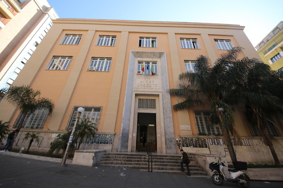 Studente 17enne del liceo Umberto stroncato da un infarto