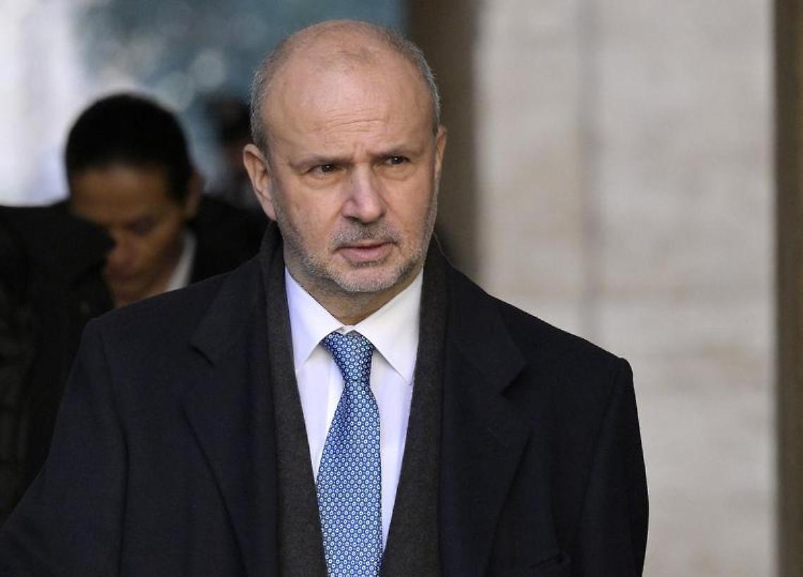 Covid Italia, Schillaci: «Contagi in aumento, vaccino da prossima settimana»