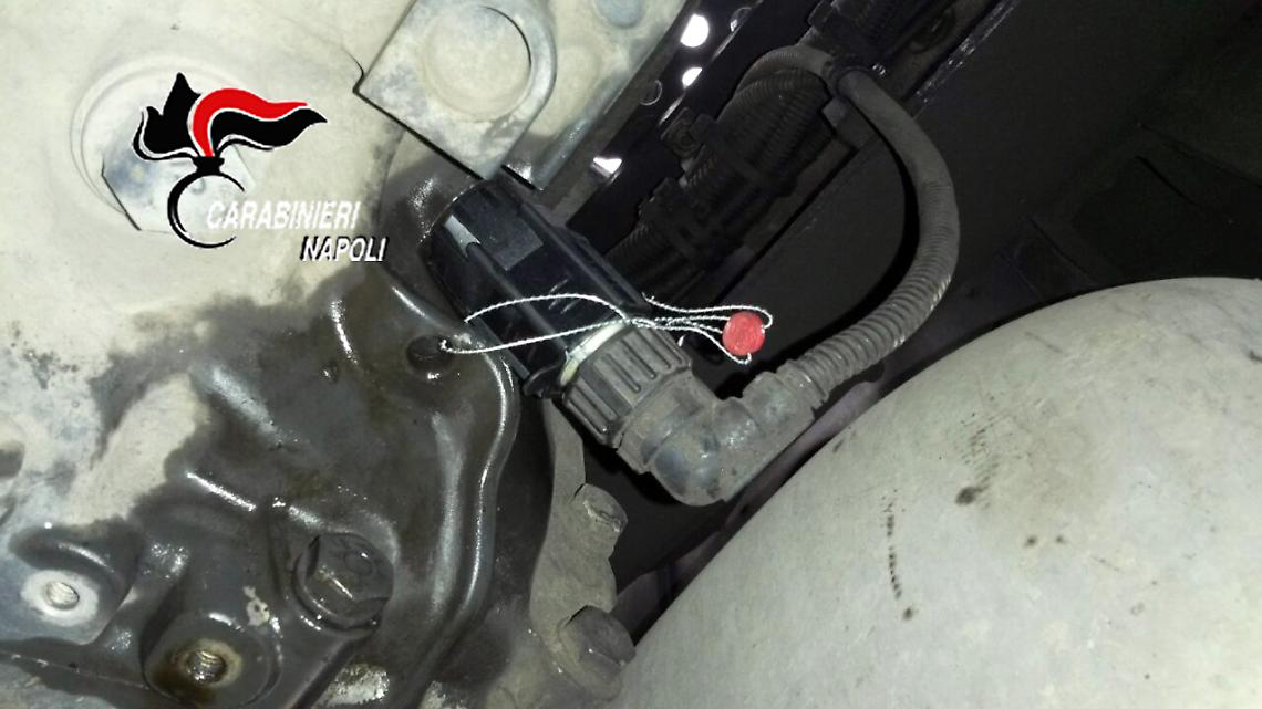 Disattivano Abs per truccare cronotachigrafo: tre denunciati