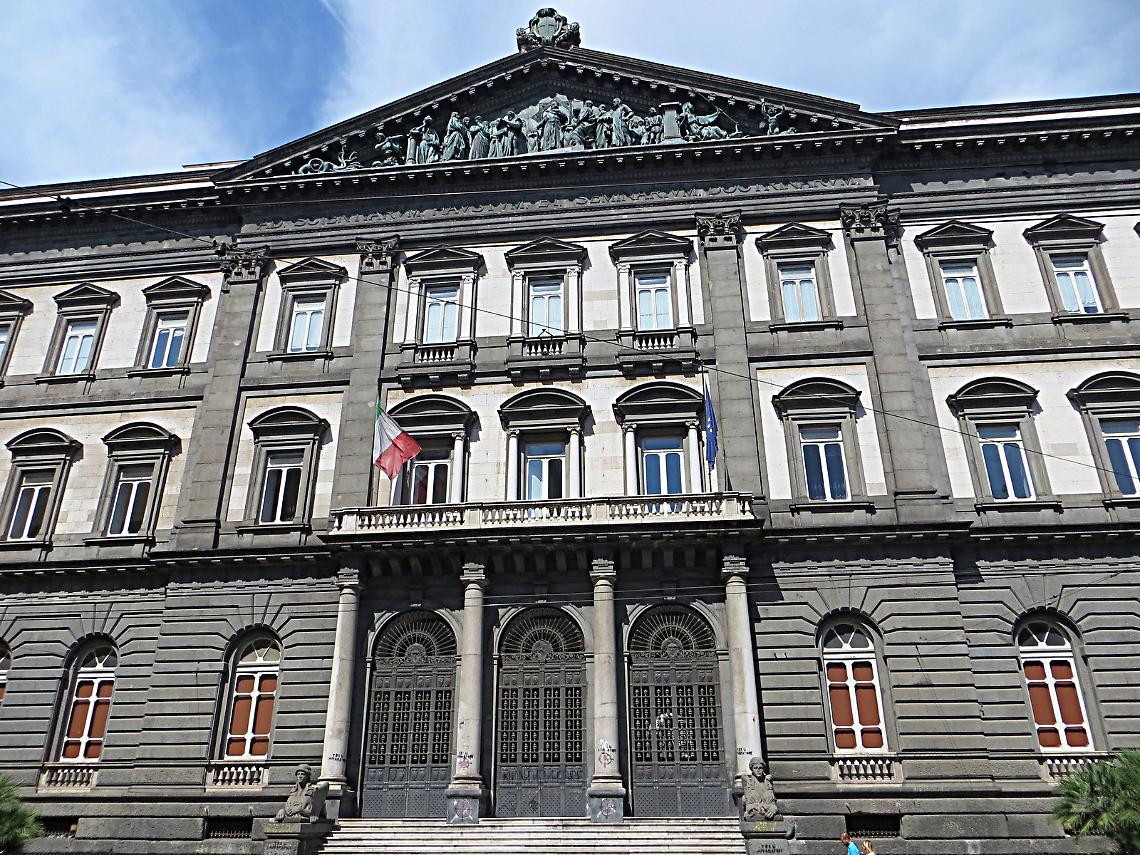 Abusi sessuali su 6 studentesse universitarie, arrestato tecnico di laboratorio
