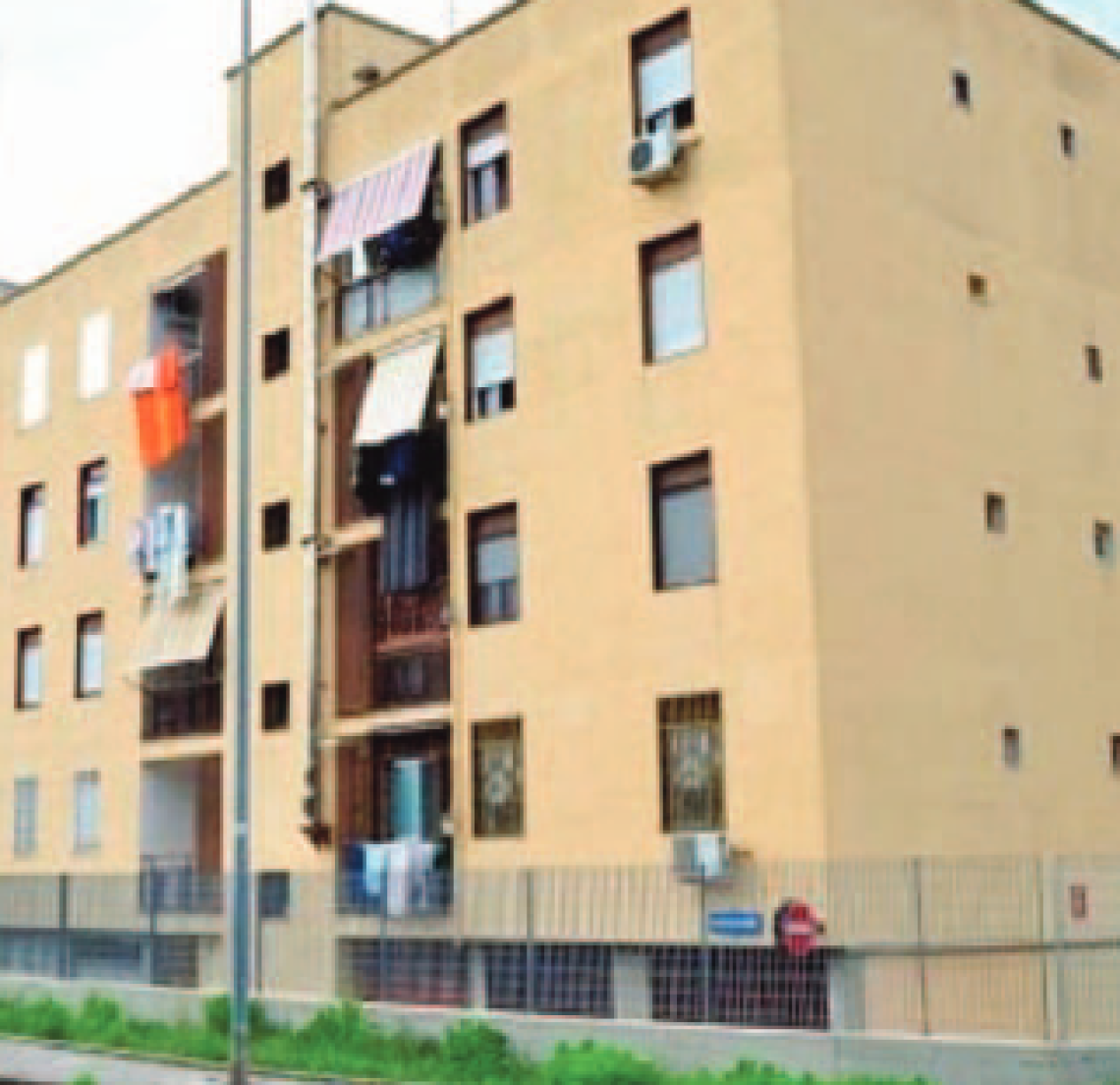 Occupa casa abusivamente, si pente e la restituisce