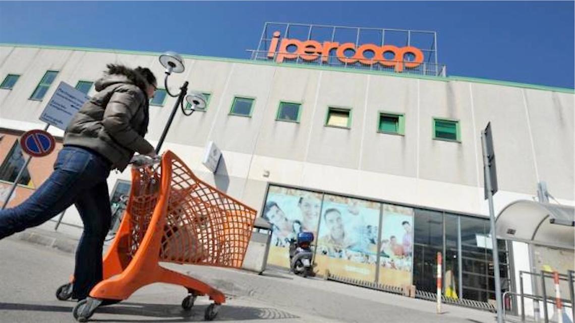 Afragola e Avellino, Natale con i licenziamenti per 117 dipendenti all'Ipercoop
