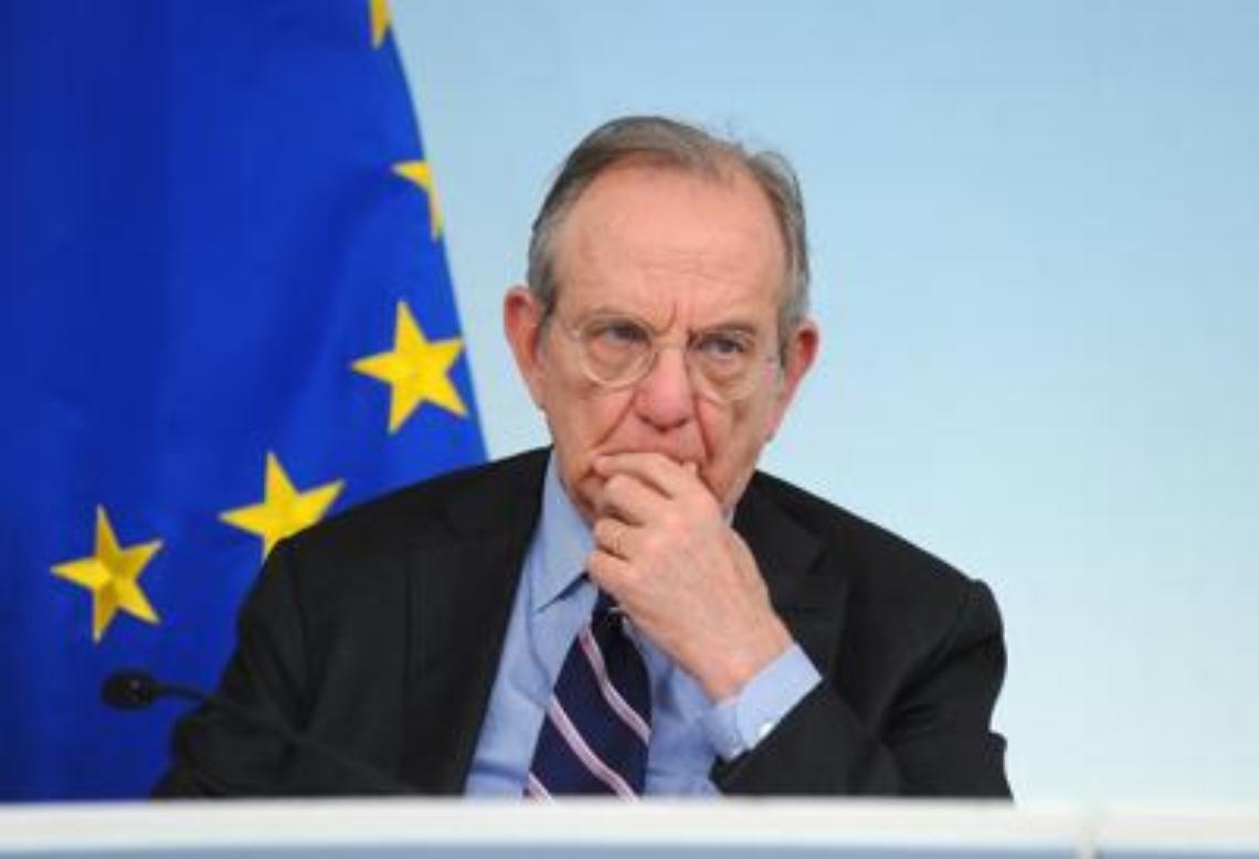 Padoan: «Non ho autorizzato ministri a occuparsi di Etruria»