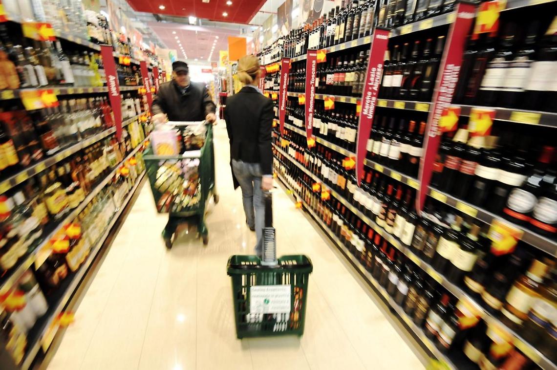 Tentano furto nell'outlet: prese due donne