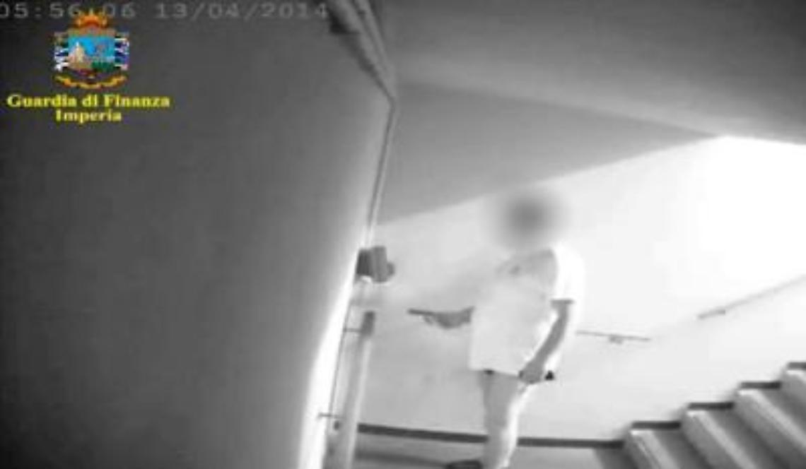 Timbravano cartellino e andavano via, il Comune licenzia 4 dipendenti