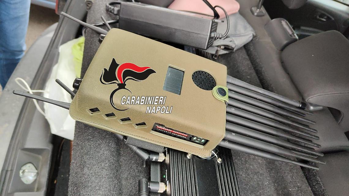 Scoperta base di ladri d'auto, sequestrati rilevatori di “cimici"