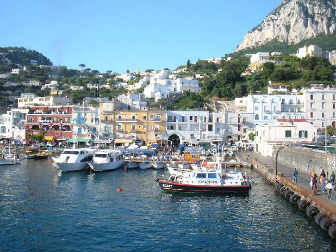 Covid, firmato protocollo a Capri: tamponi ai dipendenti provenienti dalla terraferma
