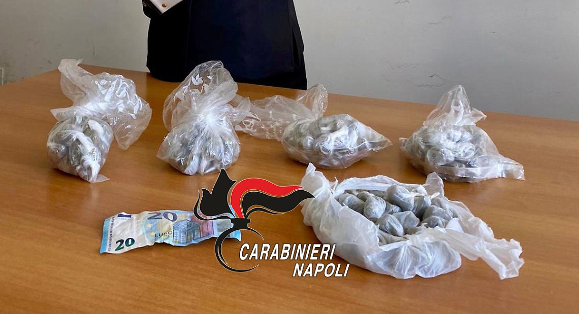 Parco Verde, nel marsupio droga e la maniglia del deposito: pusher arrestato