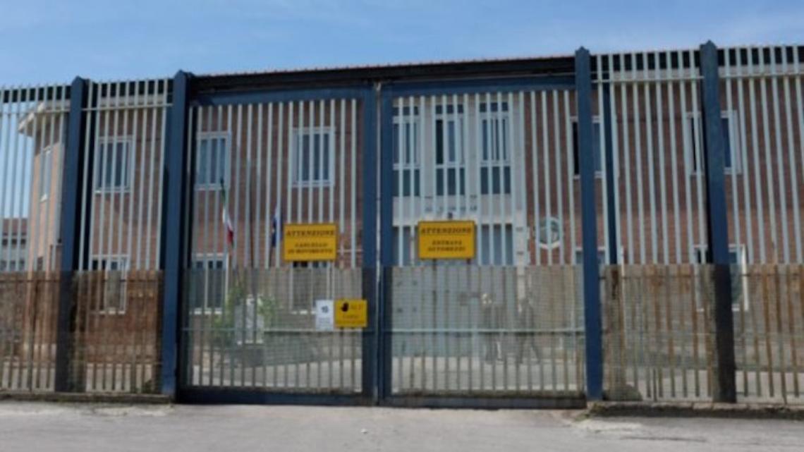 Detenuto si suicida in carcere ad Avellino