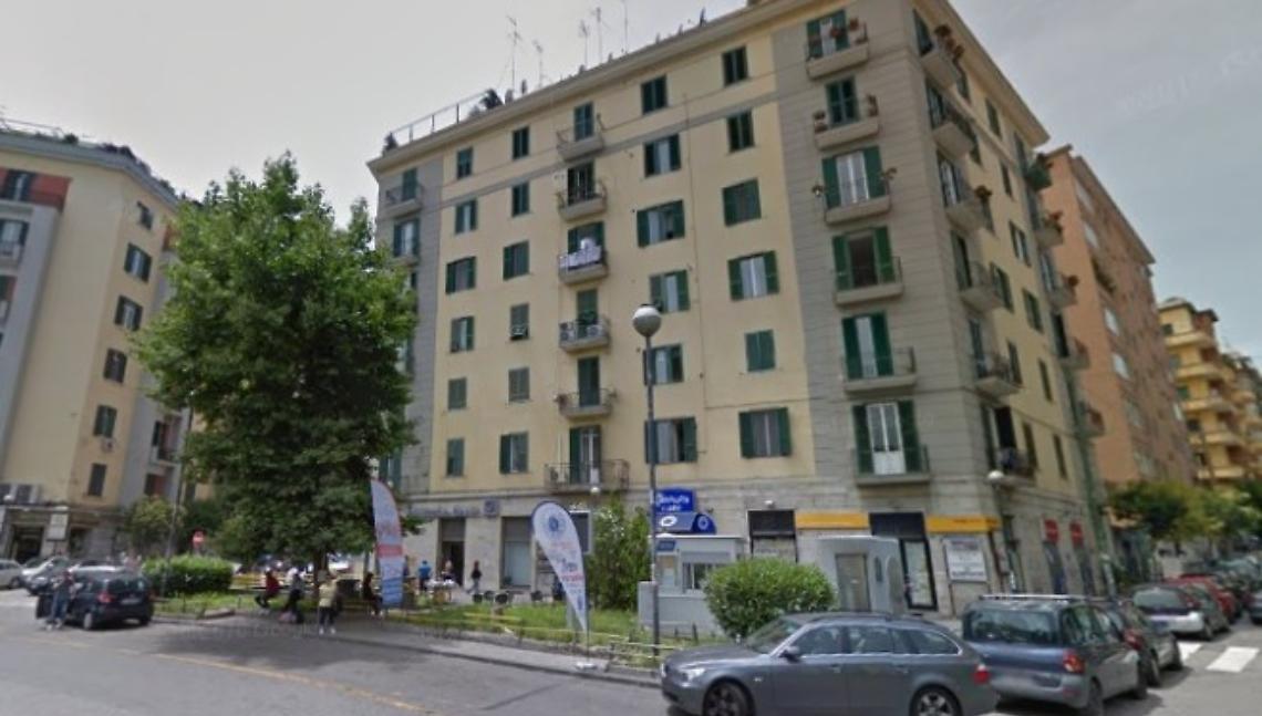 Clochard trovato morto a piazza Medaglie d'Oro