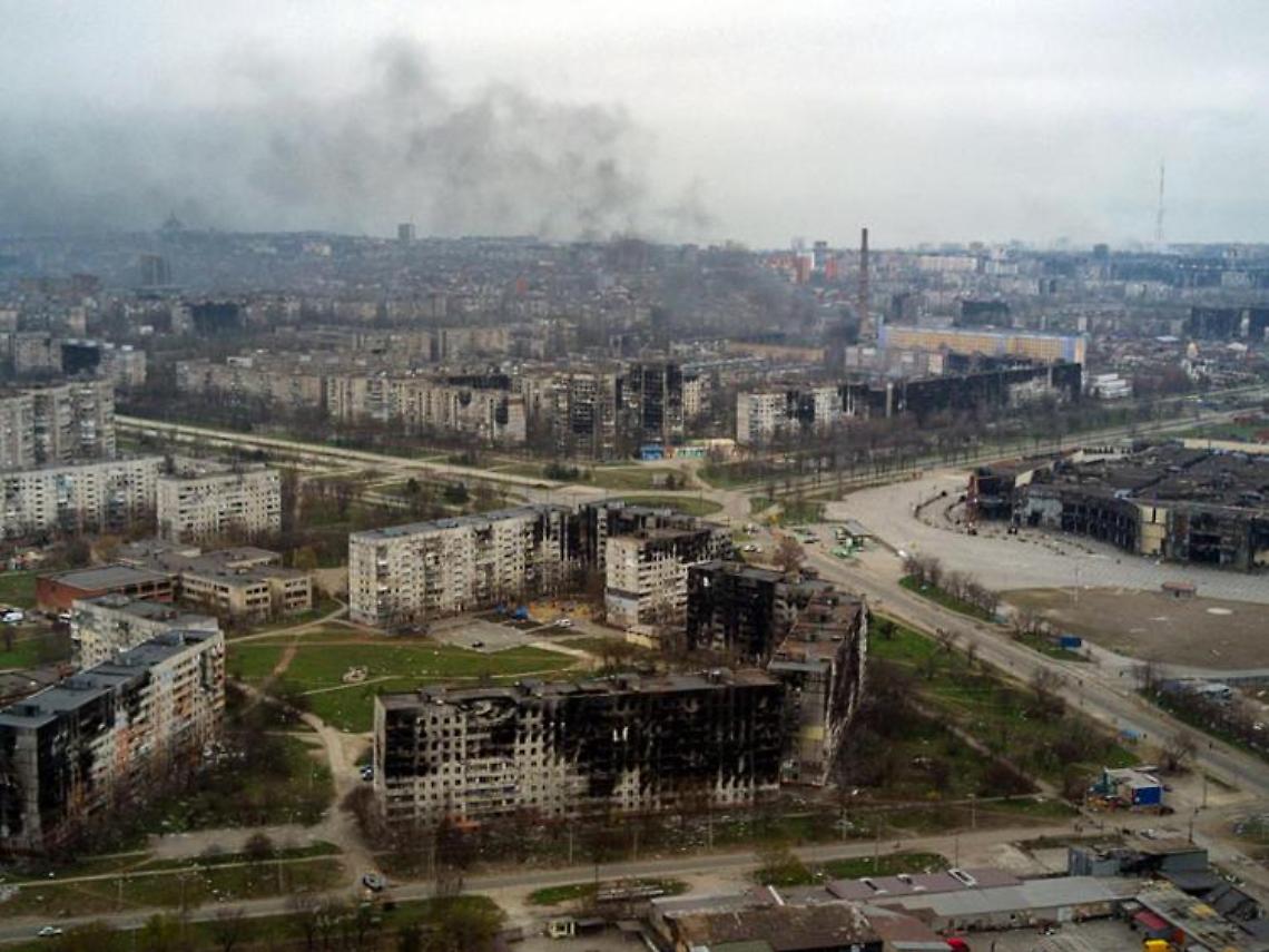 Mariupol, «bomba su ospedale vicino Azovstal, 300 sotto le macerie»