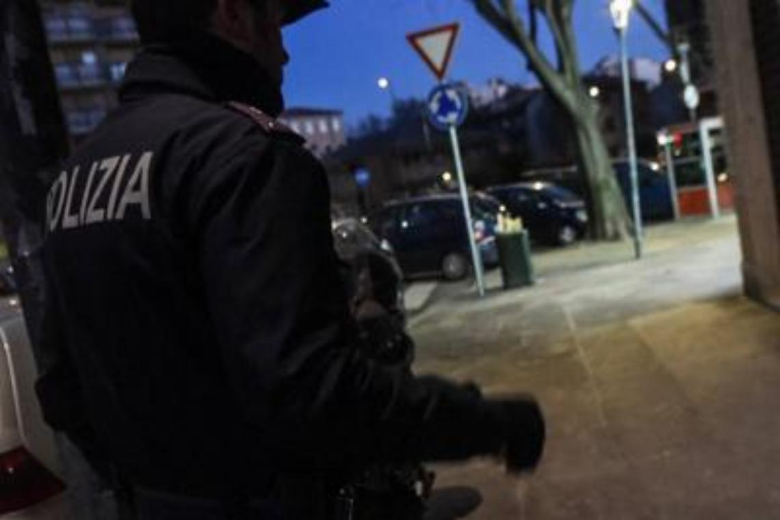 Roma, stuprata sotto il cavalcavia