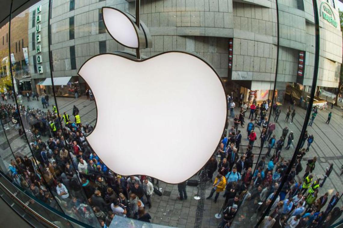 Apple consegna i dati degli utenti e censura le app 