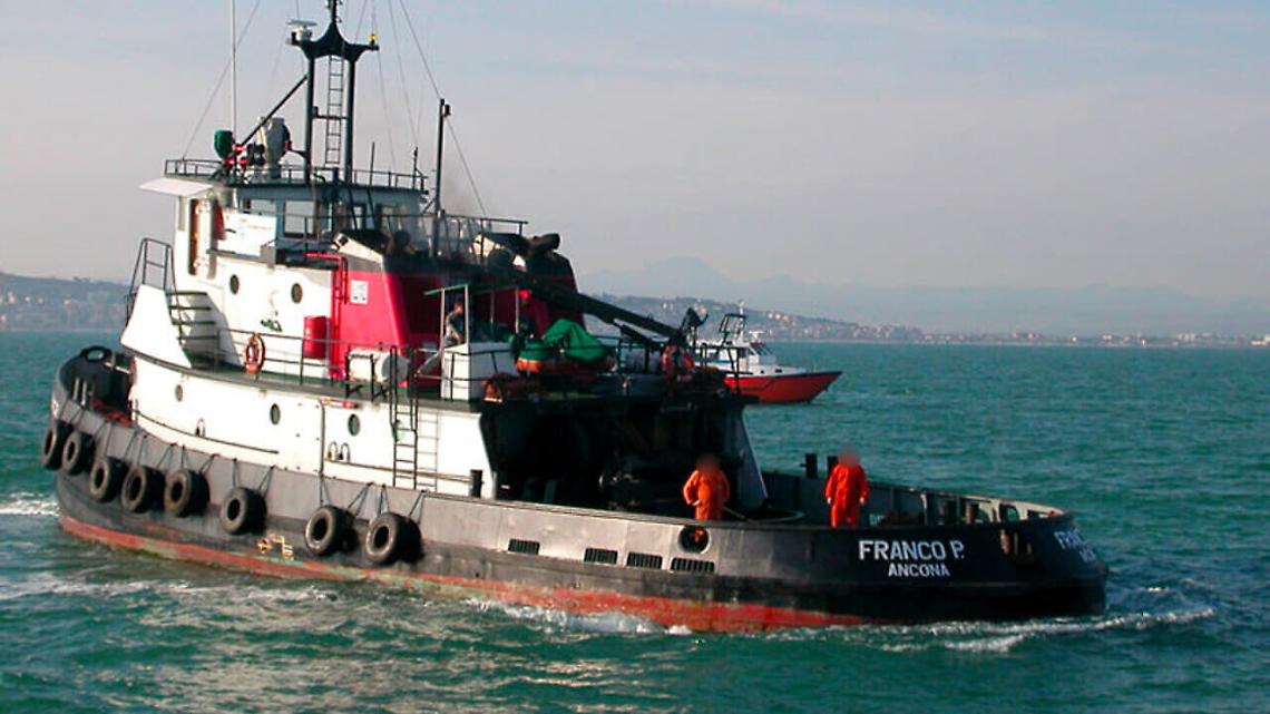 Affonda rimorchiatore italiano: 5 morti, salvo solo il comandante